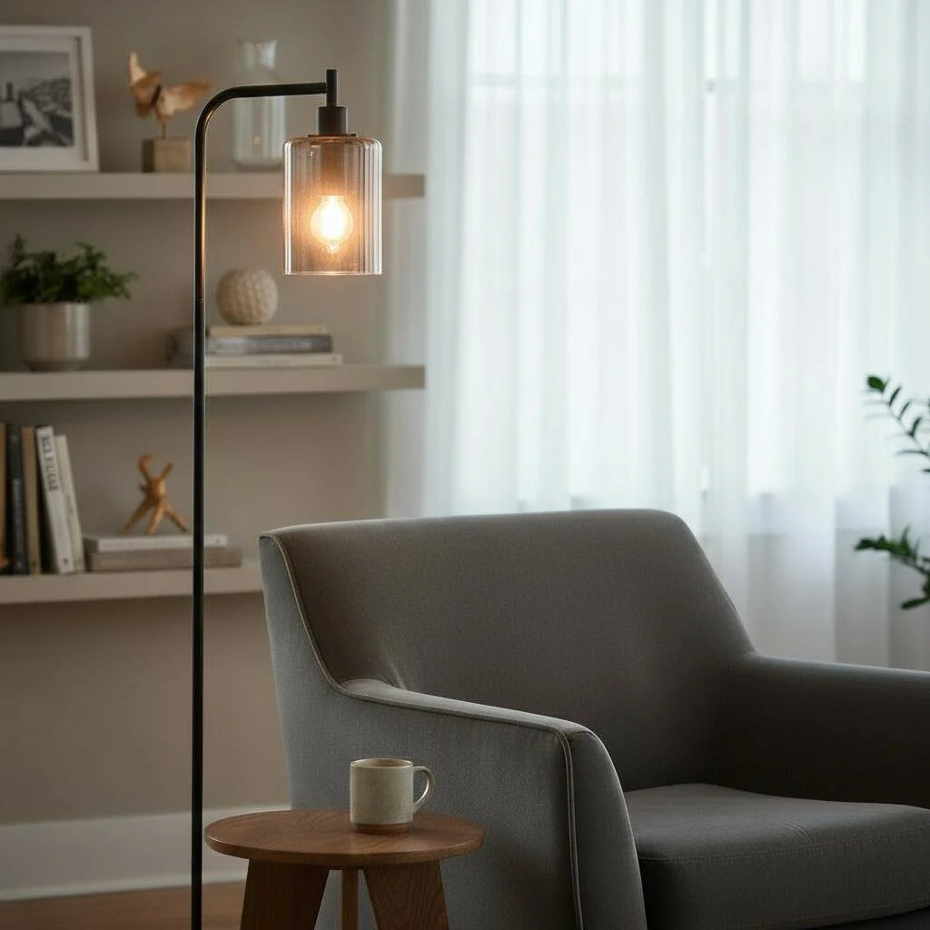 Metalen vloerlamp Fenne met smoke kleurige glazen kap (2)